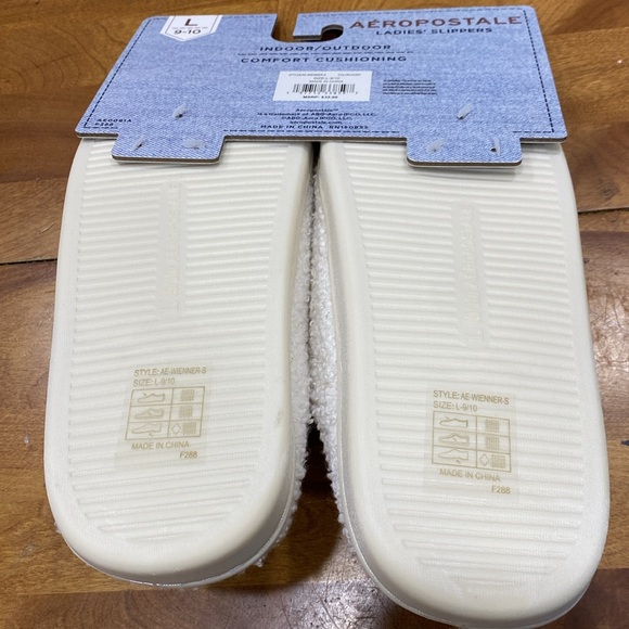 NWT.  Aeropostale, ladies’ size 9-10 (L), slippers. - Picture 8 of 14
